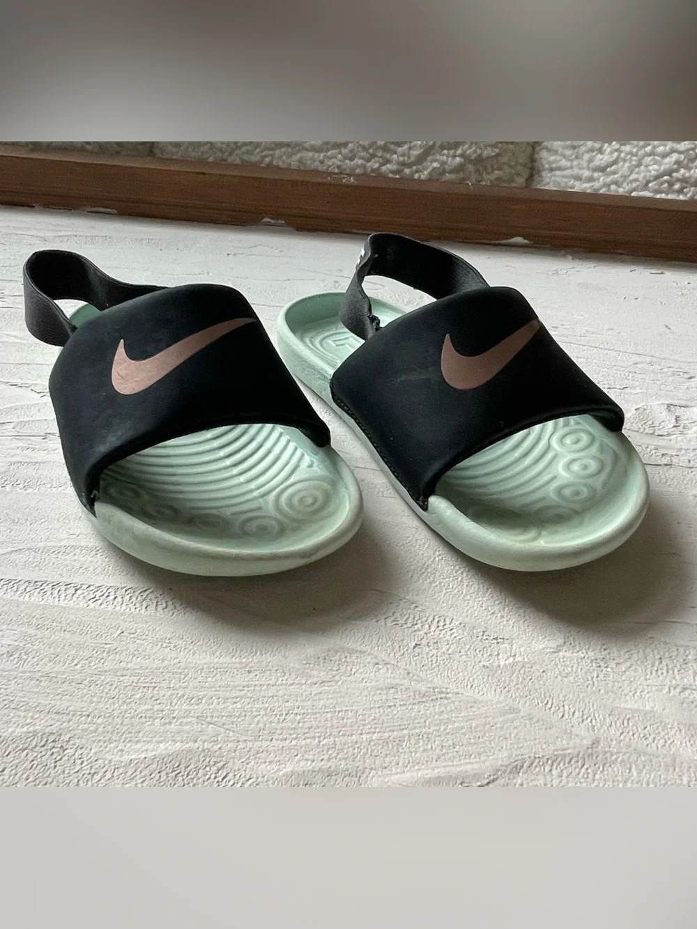 Nike kids slip